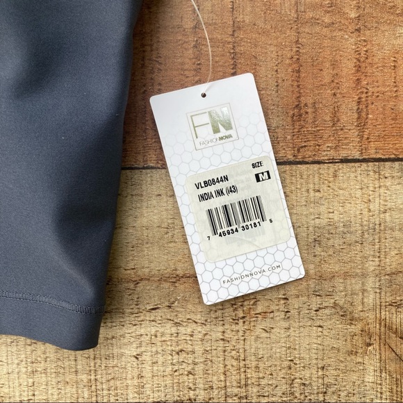 Fashion Nova Sport Crop Tanks Ink M - Picture 5 of 5